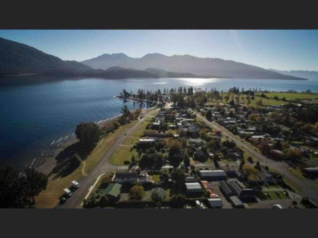 Te Anau Holiday Home - Free Wifi - Free Bikes & Kayaks - Short Walk To Lake & Town - Top Views Exteriör bild