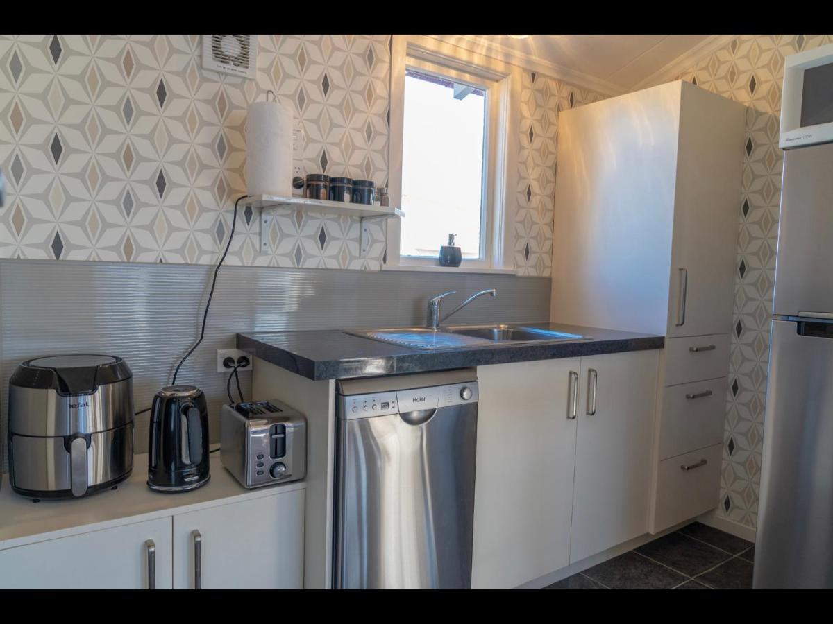 Te Anau Holiday Home - Free Wifi - Free Bikes & Kayaks - Short Walk To Lake & Town - Top Views Exteriör bild