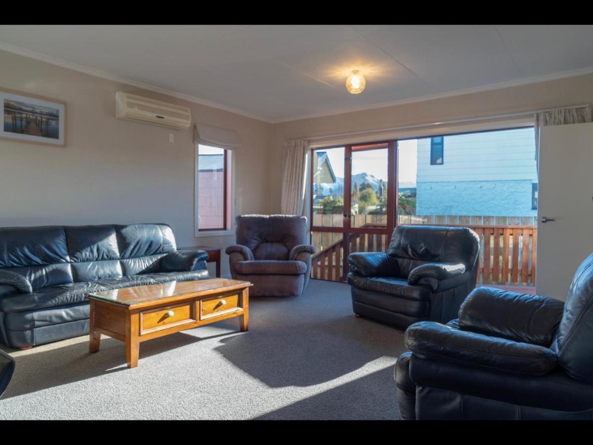 Te Anau Holiday Home - Free Wifi - Free Bikes & Kayaks - Short Walk To Lake & Town - Top Views Exteriör bild