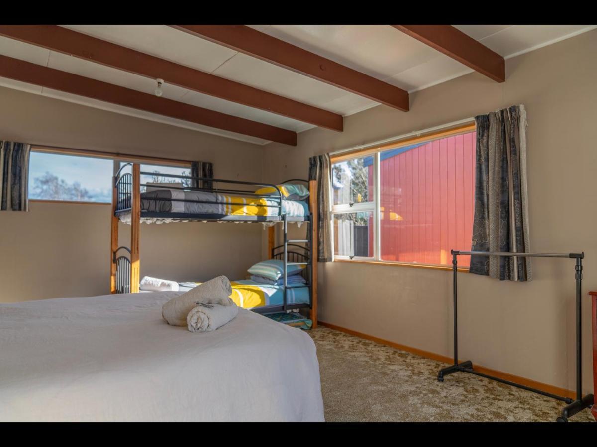 Te Anau Holiday Home - Free Wifi - Free Bikes & Kayaks - Short Walk To Lake & Town - Top Views Exteriör bild